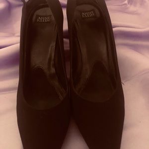 Anne Klein pumps size 9 1/2.